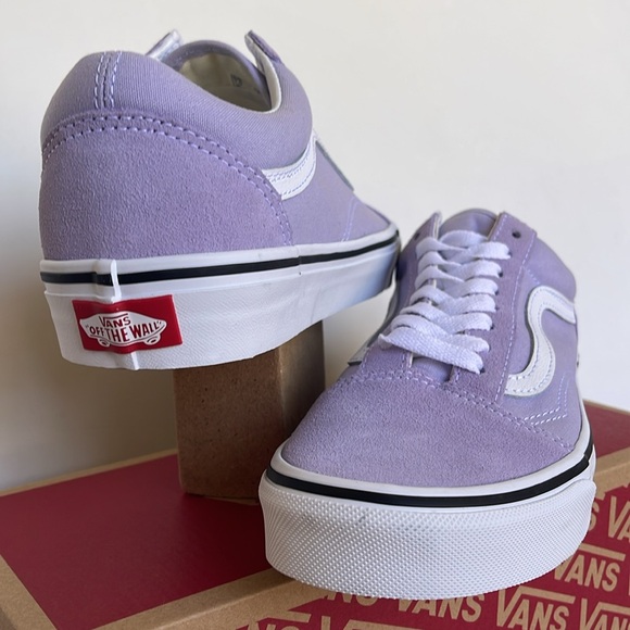 Vans WMNS Old Skool
Color Theory Purple Heath
VN0A5JMIZS0
Sneakers - Picture 9 of 16